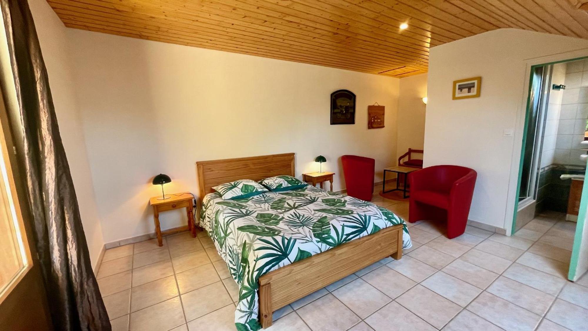 Chambres D'Hotes Les Tilleuls Poullaouen Exterior photo